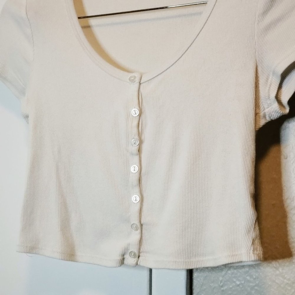 American Apparel Ribbed Button Crop Top - Picture 3 of 4